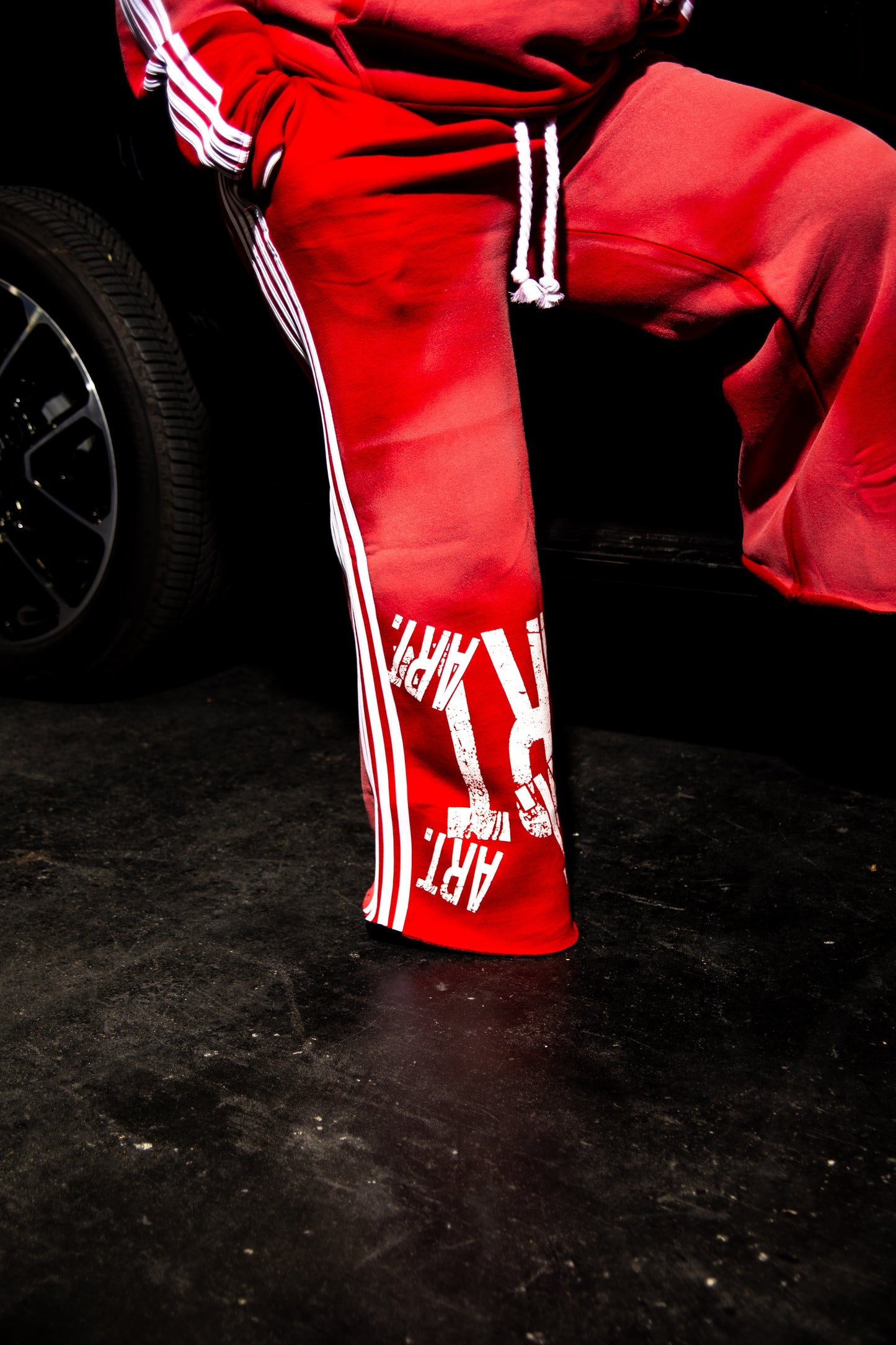 Crimson ART. Sweatsuit